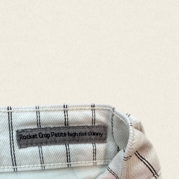 Citizens of Humanity Rocket Crop Petite High Rise Skinny Jeans - Picture 10 of 13